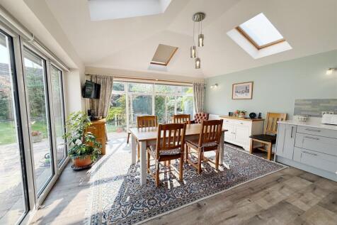 Kitchen Family Room