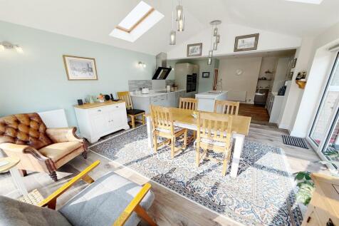Kitchen Family Room