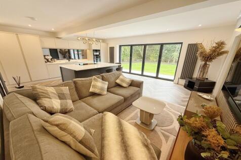 Kitchen Family Room