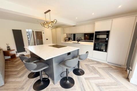 Kitchen Family Room