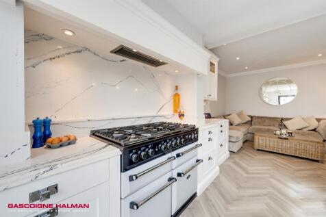 Kitchen Family Room