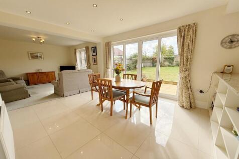 Kitchen Family Room