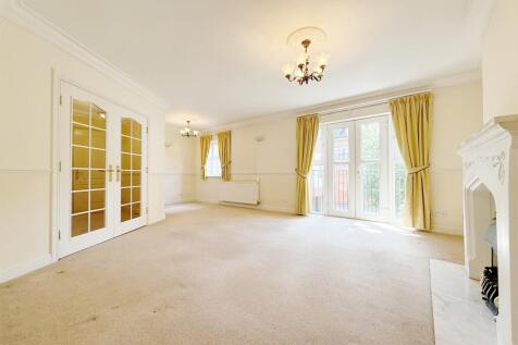 Living Room &amp; Di