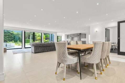 Open Plan Living Spa