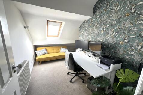 Bedroom/Study