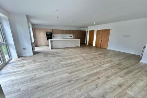 Open Plan Kitchen/Di