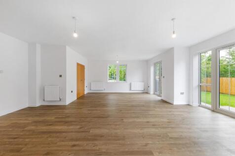 Open plan dining/fam