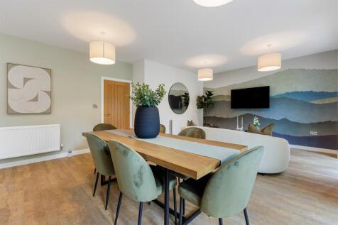 Dining/Family room