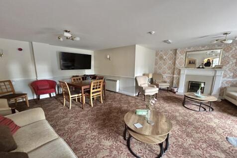 COMMUNAL LOUNGE