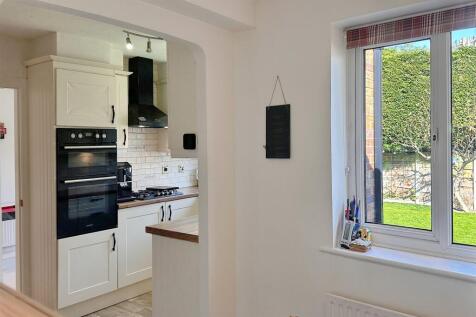 Breakfast Room / Kit