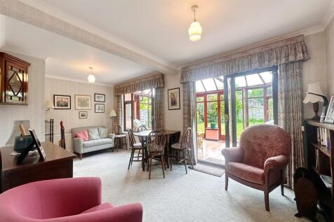 Sitting/Dining Room