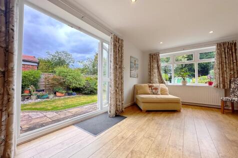 Reception / Garden R