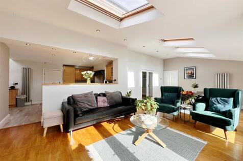 Sitting/Dining Room