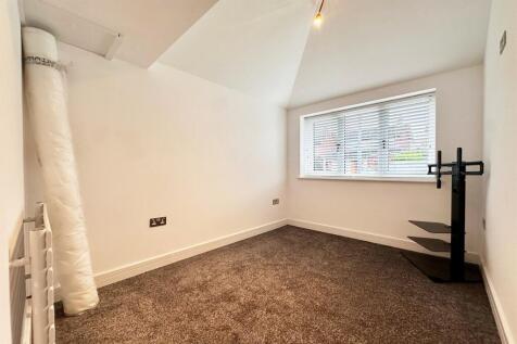 Reception/Bedroom 4