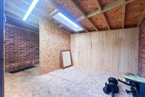 Garden Room / Outbui