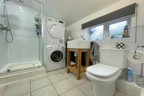 Utility/Shower Room