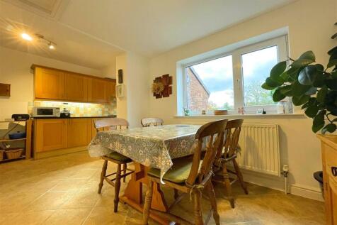 Kitchen/Breakfast Ro