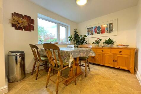 Kitchen/Breakfast Ro