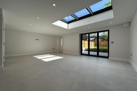 Open Plan Dining/Fam