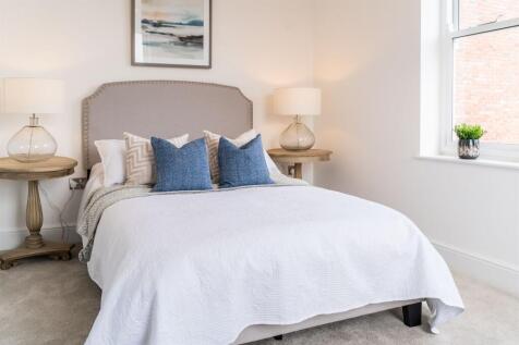 Bedroom 2/Study