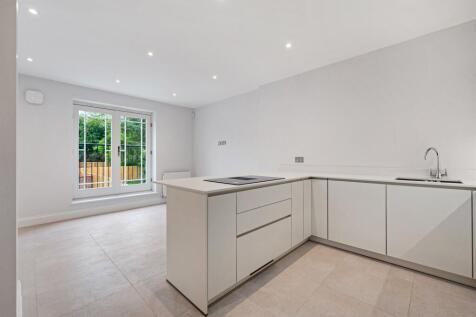 Kitchen/reception ro