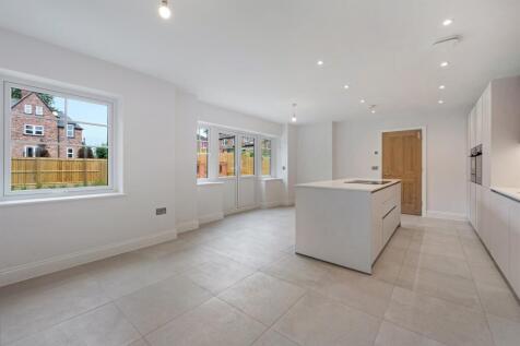 open plan kitchen/di