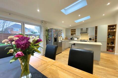 Kitchen/Diner/Family