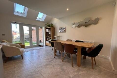 Open-Plan Dining Kit