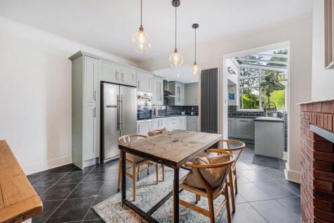 Open-Plan Dining Kit