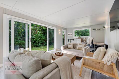 Luxury Garden Room