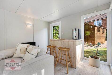 Luxury Garden Room 