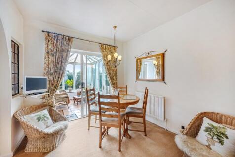 Breakfast Room 