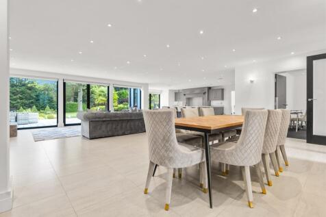 Open Plan Living Spa