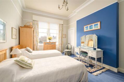 Midmar Gardens 22