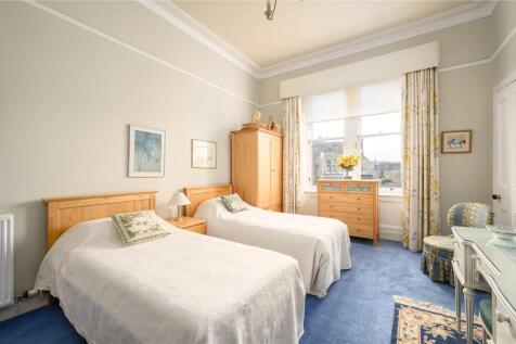 Midmar Gardens 23