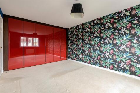 Hawk Crescent 28