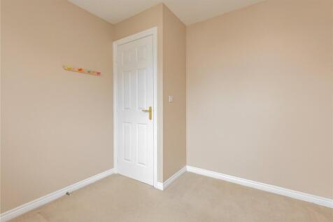 Hawk Crescent 32