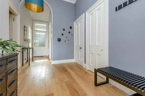 Gillespie Cres 39