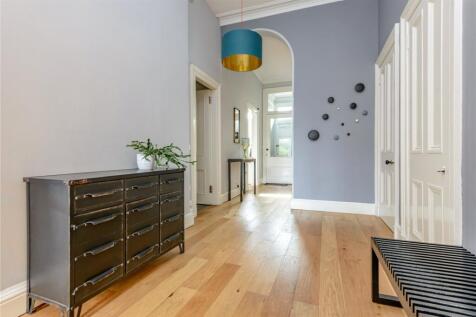 Gillespie Cres. 38