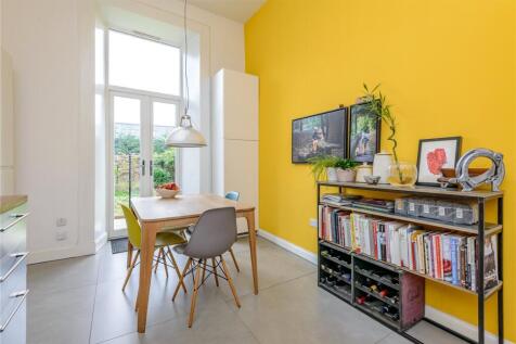 Gillespie Cres 15