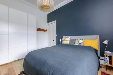 Gillespie Cres 25