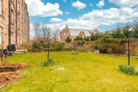 Gillespie Cres 46