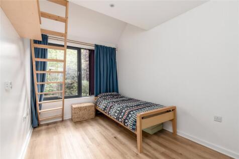 Redhall View 16