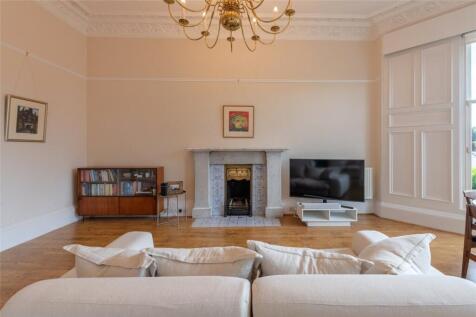 Ravelston Place 0304
