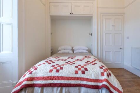 Ravelston Place 0195