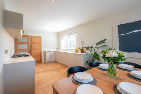 Cramond Rd S 22