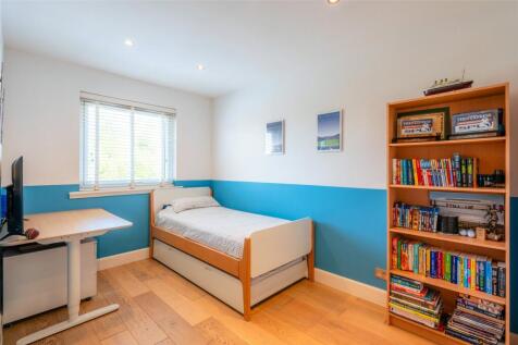 Cramond Rd S 13