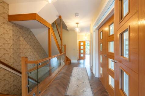 Pavilion Crescent 20