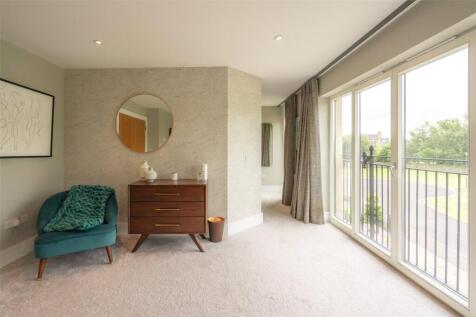 Pavilion Crescent 35