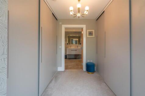 Pavilion Crescent 37